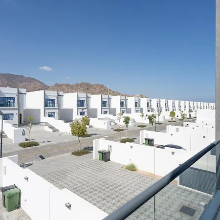 Nasma Luxury Stays - Luxurious Villa With Private Pool & Close To Beach Fujairah Exterior photo