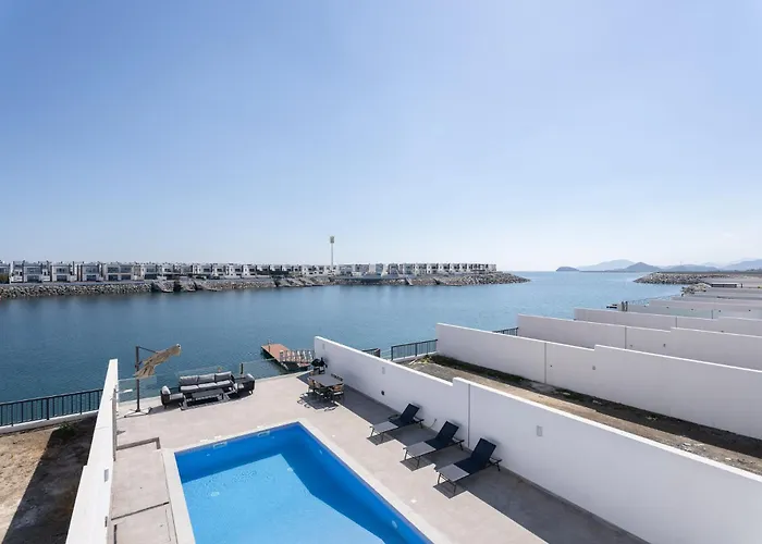Nasma Luxury Stays - Luxurious Villa With Private Pool & Close To Beach