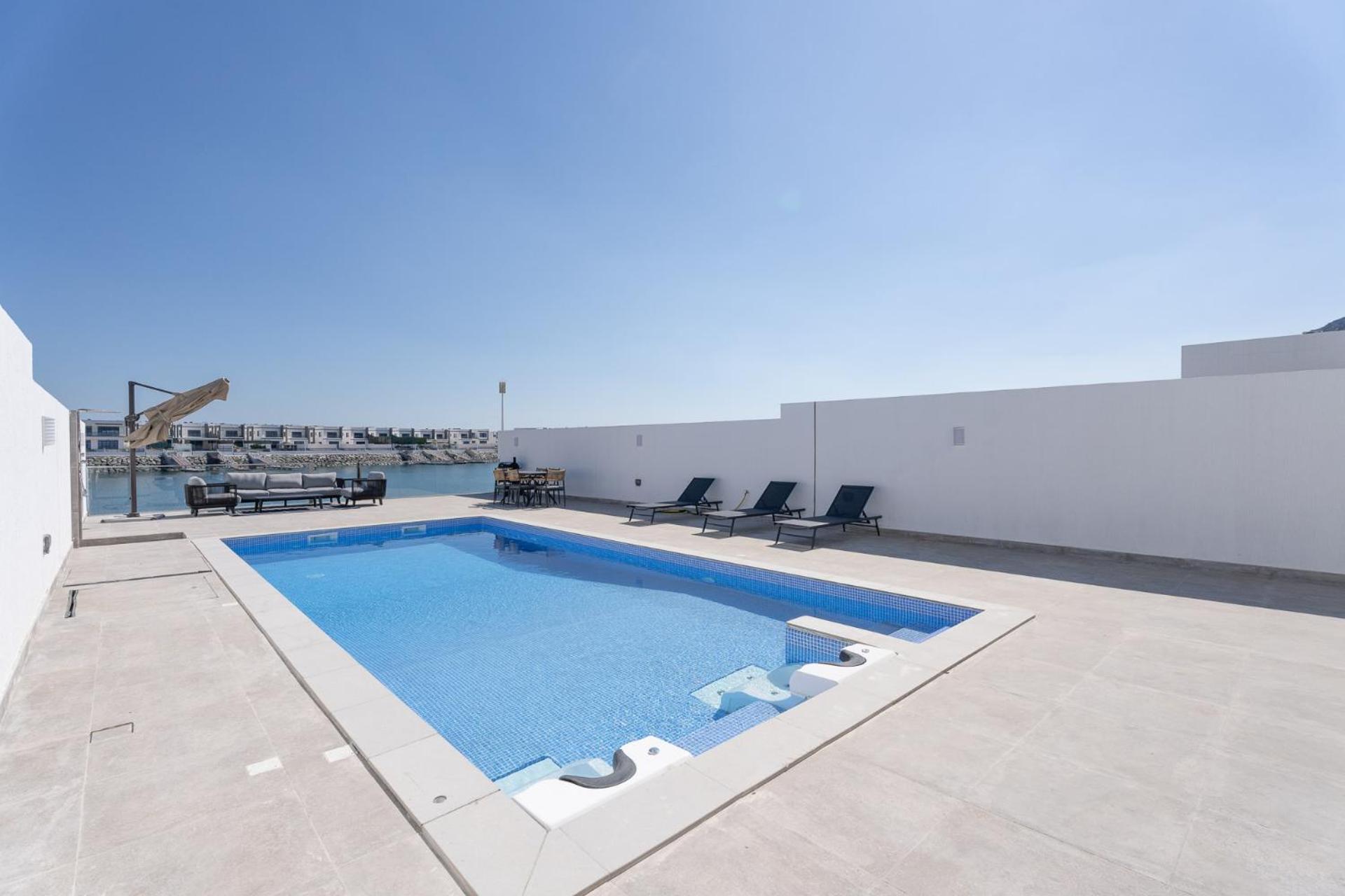 Villa Nasma Luxury - Luxurious With Private Pool & Close To